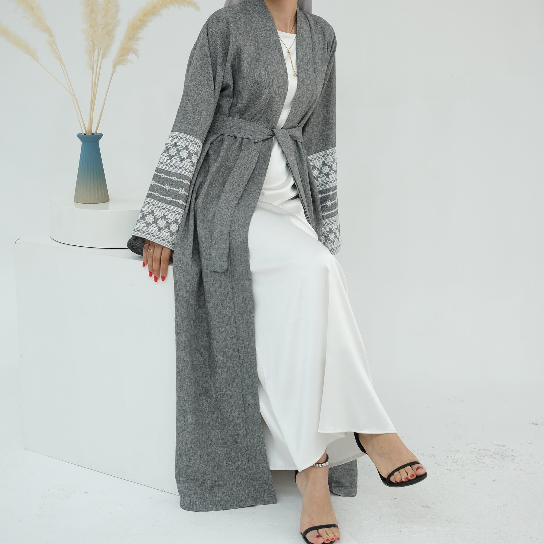 Dubai Elegant Cardigan Robe BEUPFORLIFE.com
