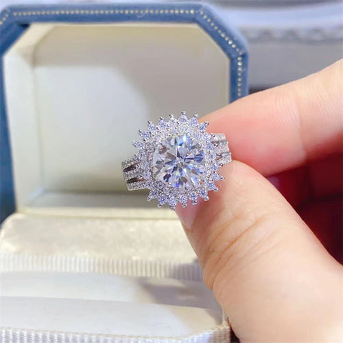 2 Karat D Color Moissanite Ring - BEUPFORLIFE.com