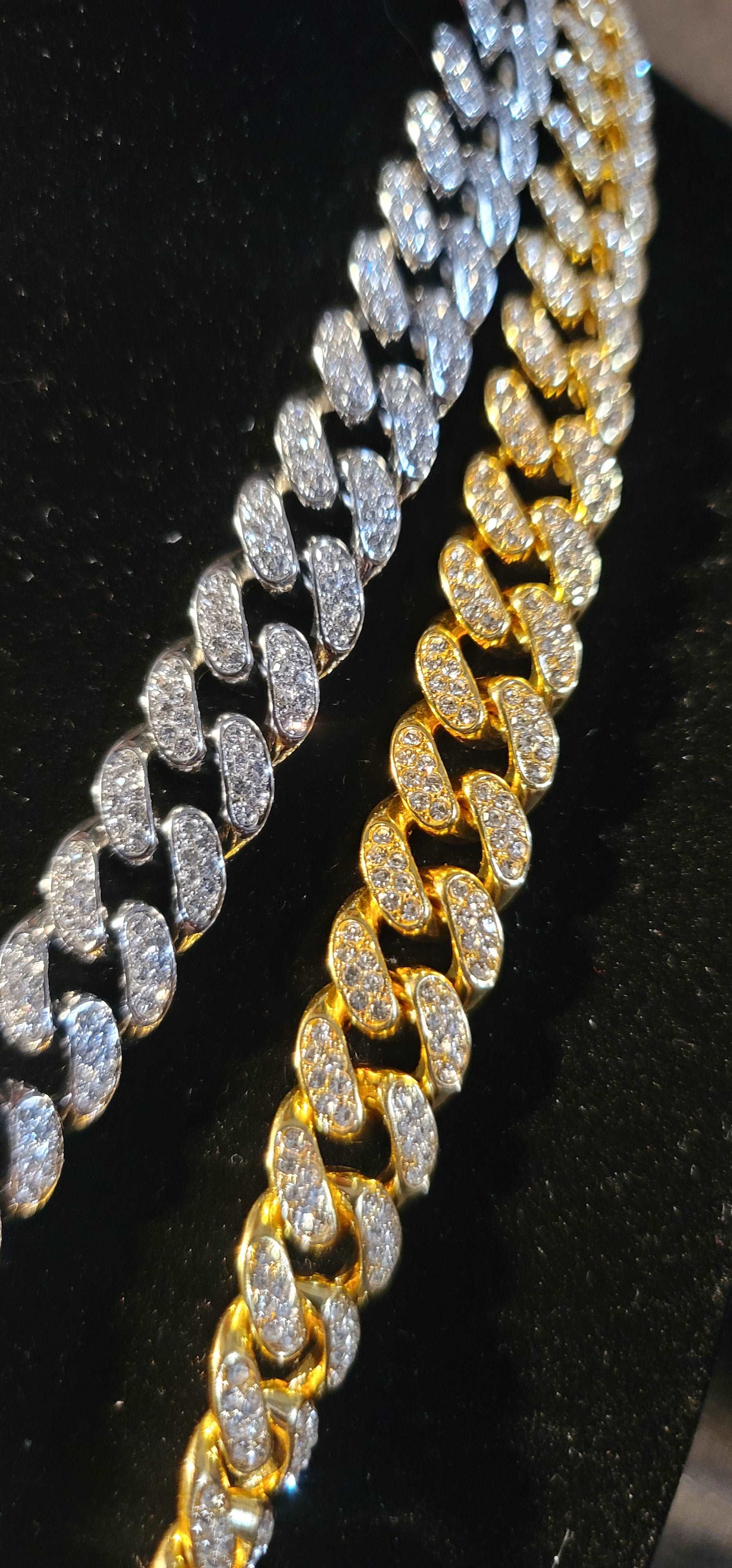 1000 Pendant w/ Iced out chain