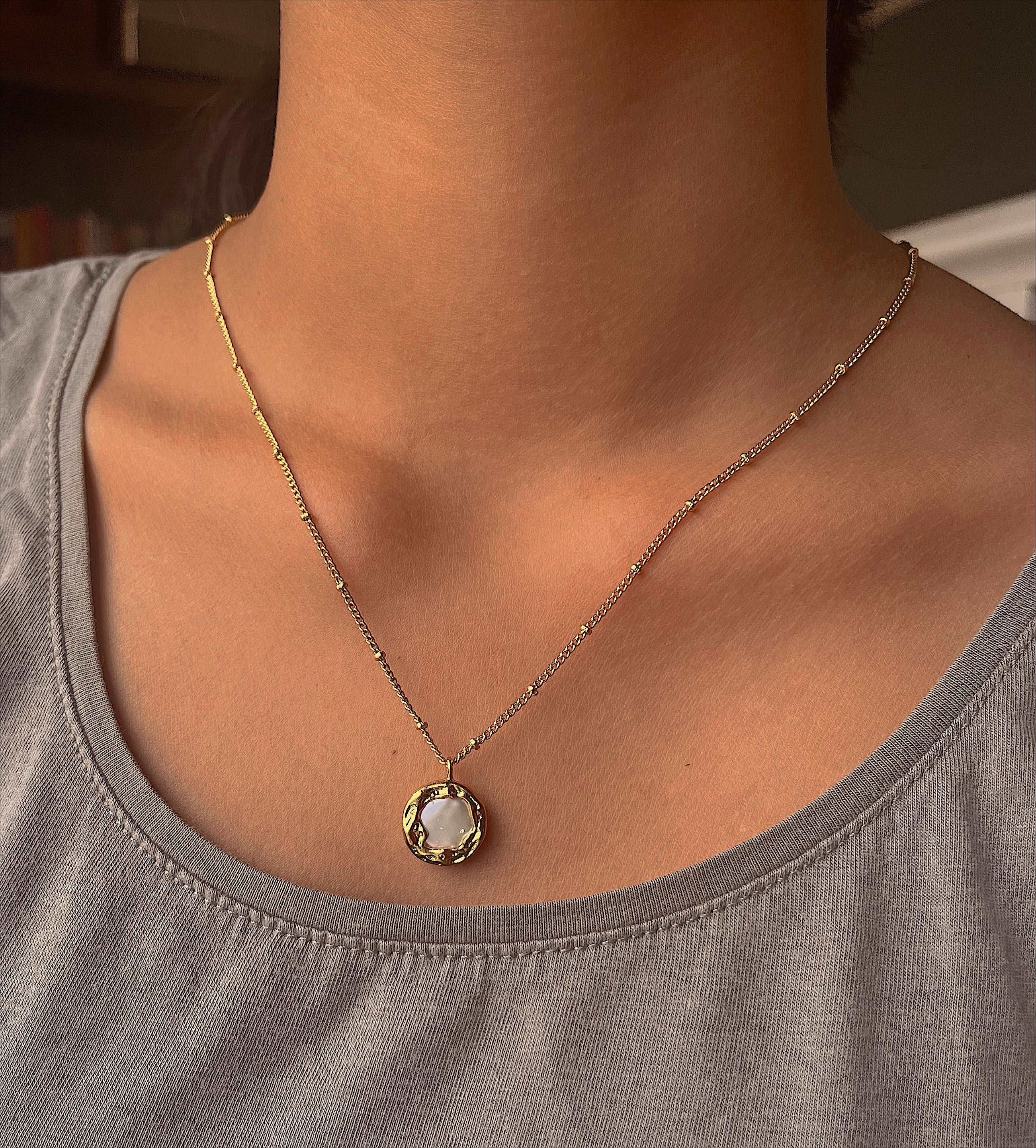 Golden Pearl Necklace - BEUPFORLIFE.com